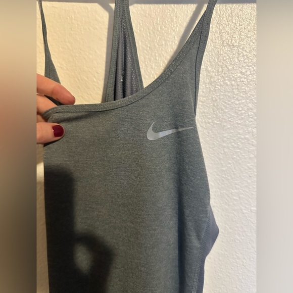 Women’s Nike dri fit large tank. Gray - Picture 2 of 4